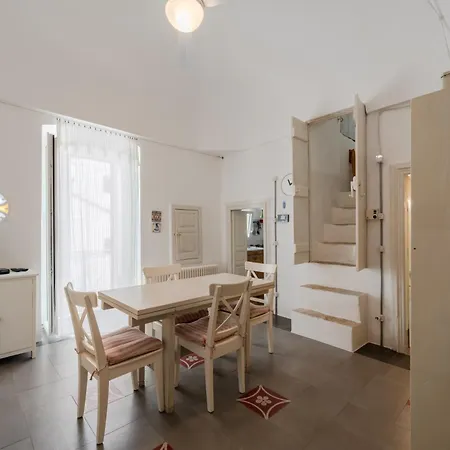 Casa Settecento By Rentbeat Διαμέρισμα *